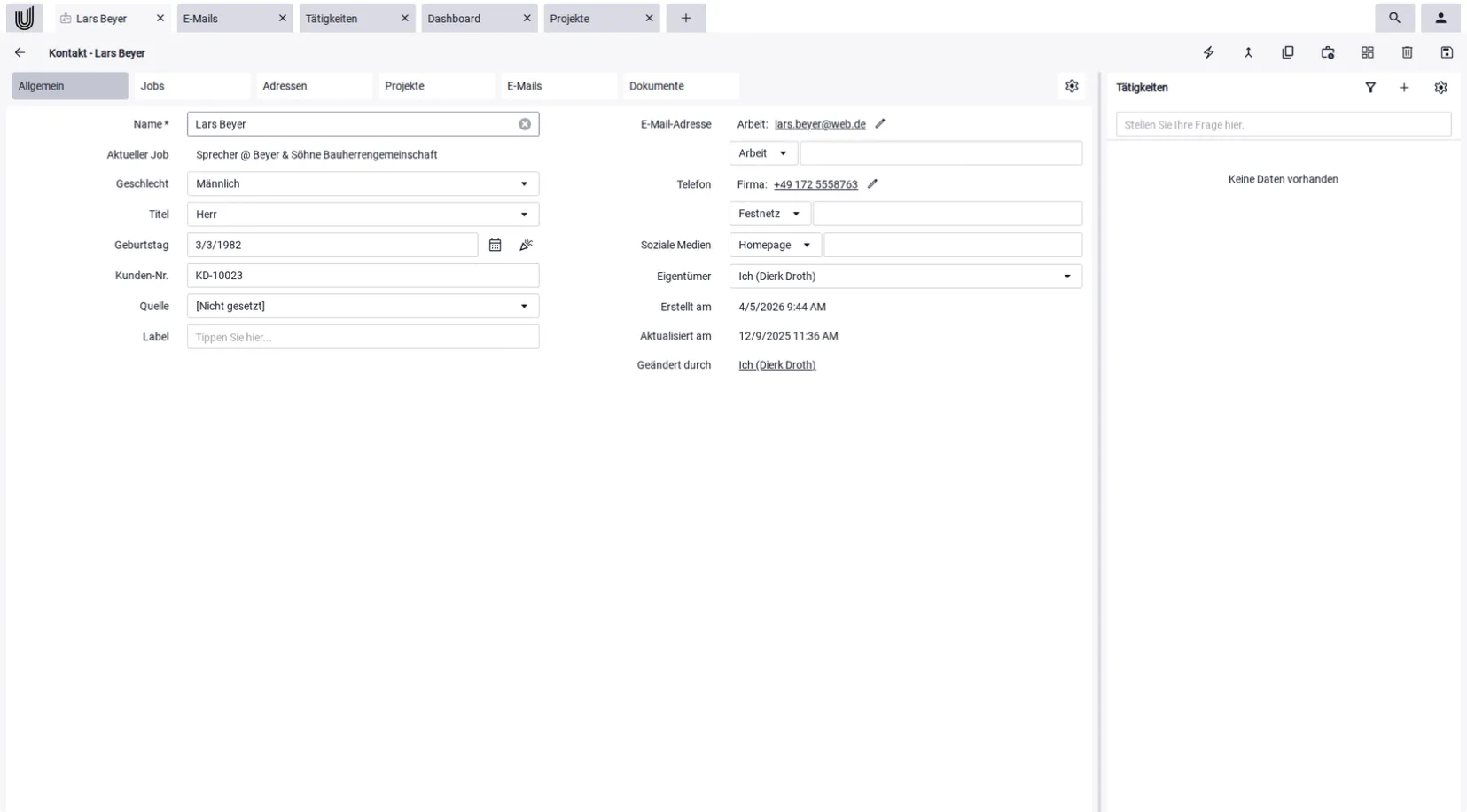 Screenshot der Kontaktübersicht von Unusual Suite mit Power-Grid für Startups.